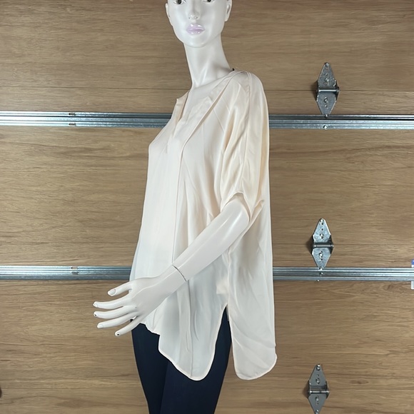 NWT Vince Off White Silk Blouse. Size Small - Picture 4 of 14